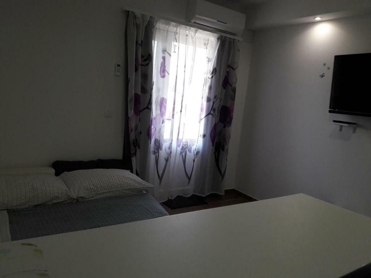 Apartmani Marta Mlini Bagian luar foto